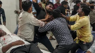 अस्पताल में चलता रहा हंगामा(AIफोटो)