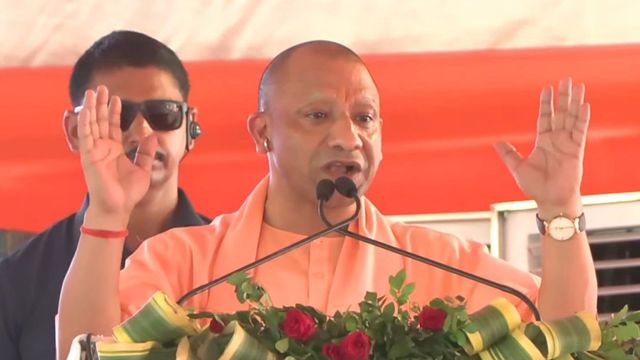 2017 से पहले जय श्रीराम बोलने वालों पर लाठियां और गोलियां चलती थीं... आज सरकार करती है आस्था का सम्मान : योगी
