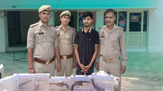मवाना पुलिस की गिरफ्त में आरोपित। जागरण
