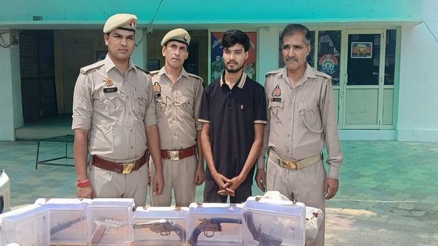 मेरठ में पकड़ा गया अवैध हथियारों का जखीरा, हेड कांस्टेबल समेत दो आरोपित पुलिस रडार पर