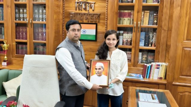सिवान के पेशकार की बेटी बनी BPSC अफसर; पहले प्रयास में अनन्‍या मिश्रा ने हासिल की बड़ी सफलता 
