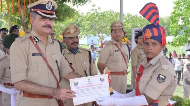 बिहार पुलिस में दिखा 'नारी शक्ति' का दम, 36 हफ्ते की कड़ी ट्रेनिंग के बाद मैदान में उतरीं 1084 महिला सिपाही
