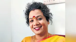 मध्य प्रदेश में सरकारी नौकरी पाने वाली पहली ट्रांसजेंडर महिला संजना लड़ रहीं दतिया उपचुनाव