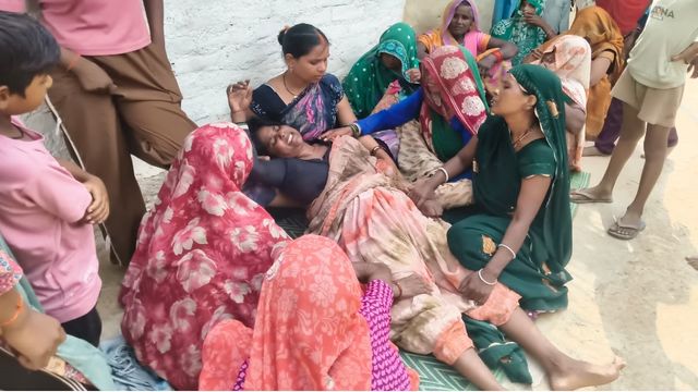 कौशांबी में दर्दनाक हादसा : शादी समारोह में टेंट लगाते समय युवक की करंट से मौत, हाईटेंशन लाइन से छू गया लोहे का पाइप