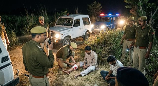 लखीमपुर : पुलिस मुठभेड़ में गो हत्या के आरोपित के पैर में लगी गोली, एनकाउंटर में दो बदमाश गिरफ्तार
