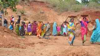 20 जुलाई तक मनरेगा के मस्टर रोल नहीं भरे तो रुक सकता है भुगतान।
