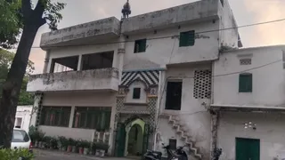 कलेक्ट्रेट परिसर स्थित मस्जिद