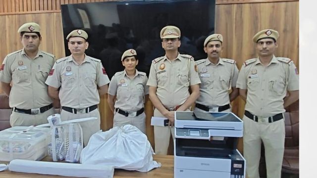 सिगरेट के लिए दिए ₹100 के नोट को देख हुआ शक, नकली नोट बनाने वाले दबोचे; मुंबई में बनाते और दिल्ली में खपाते
