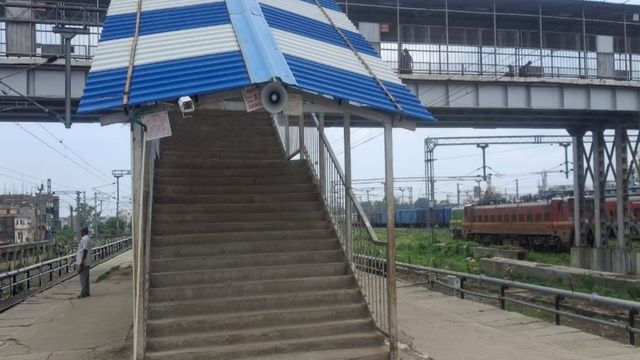 प्लेटफॉर्म बढ़े, सुविधाएं नहीं: छपरा जंक्शन पर नए निर्माण का यात्रियों को नहीं मिल रहा फायदा