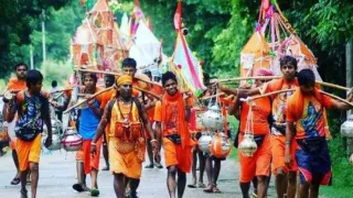 कांवड़ यात्रा।