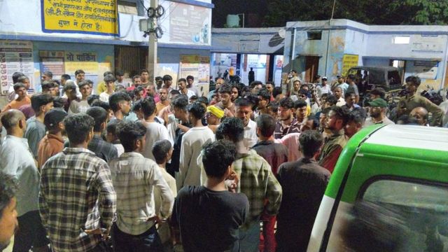 औरंगाबाद में सड़क हादसा, 2 युवकों की मौत के बाद अस्पताल में हंगामा
