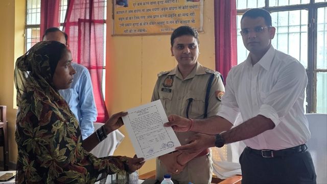 बलरामपुर समाधान दिवस: जमीन पर जबरन कर रहे कब्जा, थाना पर नहीं हो रही सुनवाई
