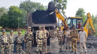 कोयला चोरी के खिलाफ धनबाद में चल रहा सीआइएसएफ का अभियान। (फाइल फोटो)