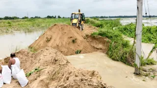 गोसाईटोल एवं सहोरवा गांव के दर्जनों घरों में पानी प्रवेश कर जाने से लोगों को घर सुरक्षित स्थानों पर शरण लेनी पड़ी। जागरण