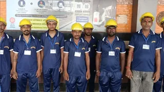 प्राइवेट एजेंसी के कर्मचारी। फोटो जागरण