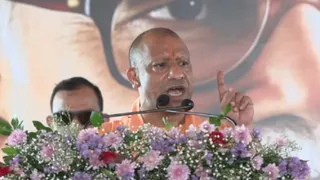 बुलंदशहर में जनसभा को संबोधित करते मुख्यमंत्री योगी आदित्यनाथ।