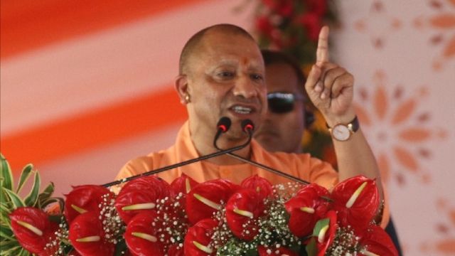 बुलंदशहर में मुख्यमंत्री योगी का किसानों और युवाओं पर जोर, सपा-कांग्रेस पर निशाना साधा