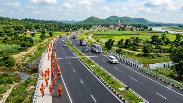 झारखंड में श्रावणी मेला से पहले बासुकीनाथ-देवघर फोरलेन का होगा उद्घाटन, कांवड़ियों को मिलेगा पैदल पथ 
