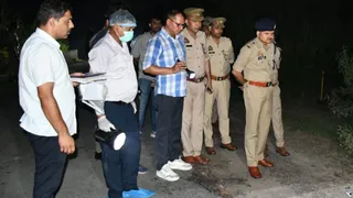 मुठभेड़ स्थल पर कासगंज के एसपी ओपी सिंह।