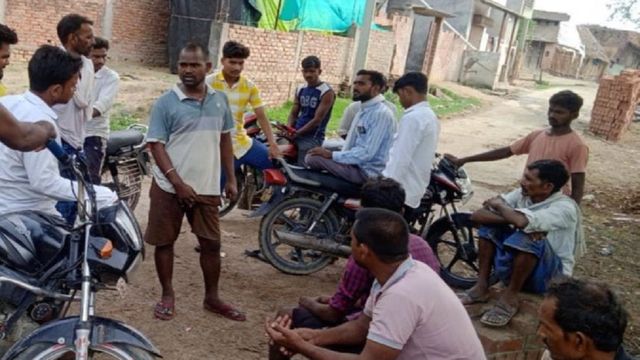 अंधविश्वास में आज भी जी रहे कुछ लोग : सर्पदंश से श्रमिक की मौत, झाड़-फूंक और तंत्र-मंत्र से जिंदा करने की नाकाम कोशिश
