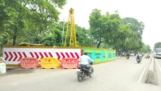 मूसाबाग में मेट्रो निर्माण की पाइलिंग के लिए खोदाई शुरू