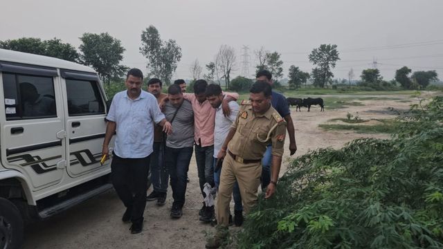 मैनपुरी में मुठभेड़: इनामी लुटेरे के पैर में लगी गोली, सिपाही भी हुआ चोटिल; बाइक सवार दंपत्ति को लूटने पर थी तलाश
