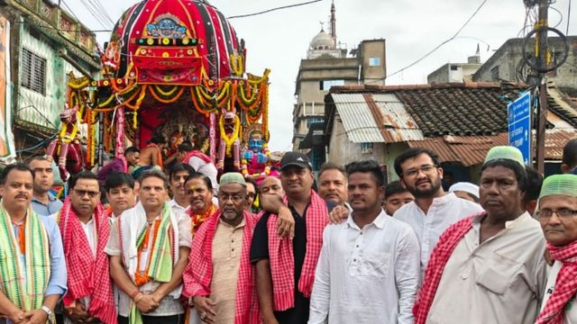 कटक की दोलमुंडाई रथयात्रा में सांप्रदायिक सौहार्द की मिसाल, मुस्लिम समाज ने तीनों रथों पर चढ़ाया भोग