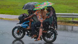 आज देश के 15 राज्यों में होगी भारी बारिश (फोटो- एएनआई)