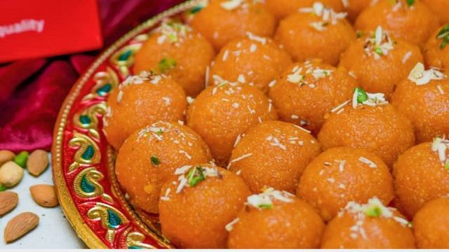 ग्रेटर नोएडा में जन्मदिन की मिठाई खाकर दादी-पौत्र पड़े बीमार, खाद्य विभाग की रिपोर्ट के बाद होगा हलुवाई पर एक्शन
