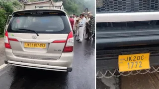 उधमपुर में दुर्घटनाग्रस्त वाहन (एजेंसी फोटो)