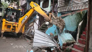 एक महीने पहले 70 लोगों को गए थे नोटिस, 20 के कब्जे हटाए। जागरण