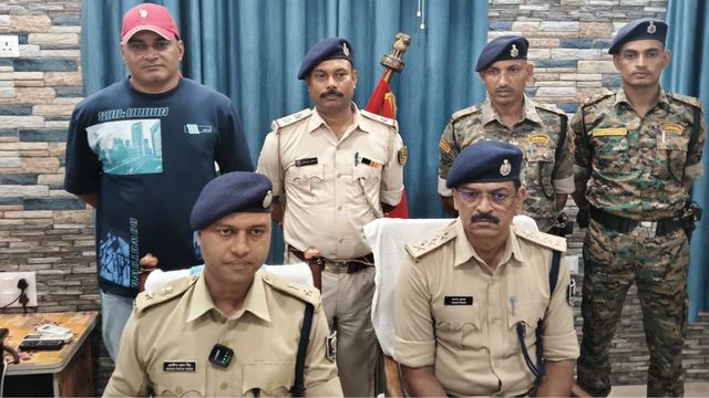 समस्तीपुर में शराब के धंधे में वर्चस्व की जंग ने कराए डबल मर्डर, दिल्ली-उत्तराखंड भागे चार इनामी बदमाश गिरफ्तार
