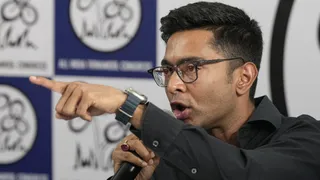 आमतला स्थित दफ्तर को और तोड़े जाने पर फिलहाल रोक (फोटो: पीटीआई)