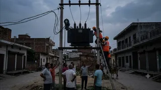 400 केवीए ट्रांसफार्मर में आई खराबी। AI जेनरेटेड फोटो