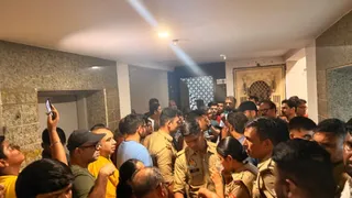 प्रतिबंधित पिटबुल समेत कई कुत्ते रखने पर लोगों का हंगामा। जागरण