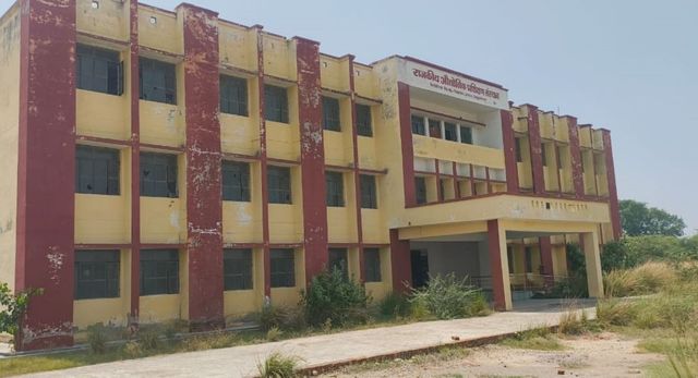 सिद्धार्थनगर में करोड़ों का ITI भवन तैयार, फिर भी युवाओं को नहीं मिल रहा तकनीकी शिक्षा का लाभ
