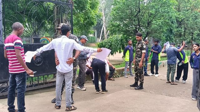 JSSC क्षेत्रीय कार्यकर्ता परीक्षा: पश्चिमी सिंहभूम में 9948 में से सिर्फ 1851 अभ्यर्थी पहुंचे केंद्र; 81.39% रहे नदारद

