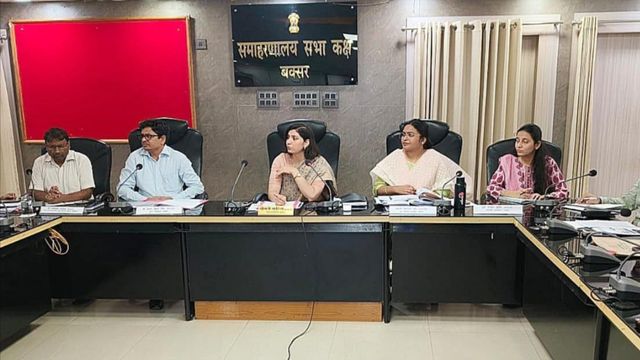 बक्सर में पर्यावरण संरक्षण पर जोर, गंगा तट पर बनेगा बायोडायवर्सिटी पार्क; DM अधिकारियों को दिए ये निर्देश 
