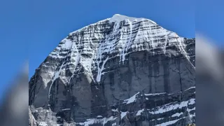 कैलास पर्वत का विहंगम दृश्य। सौ. भूपेश पंत, मानसरोवर यात्री