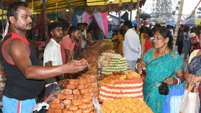 जगन्नाथपुर रथमेला में मिठाइयों की गुणवत्ता पर उठे सवाल, बासी और मिलावटी सामान बेचने का आरोप