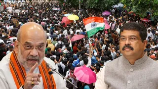 संसद से सड़क तक बवाल। (पीटीआई)