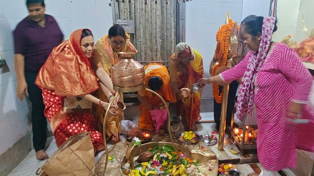 देहरादून: शिवालयों में जलाभिषेक कर सुख समृद्धि की कामना, बम बोल के गूंजे जयकारे