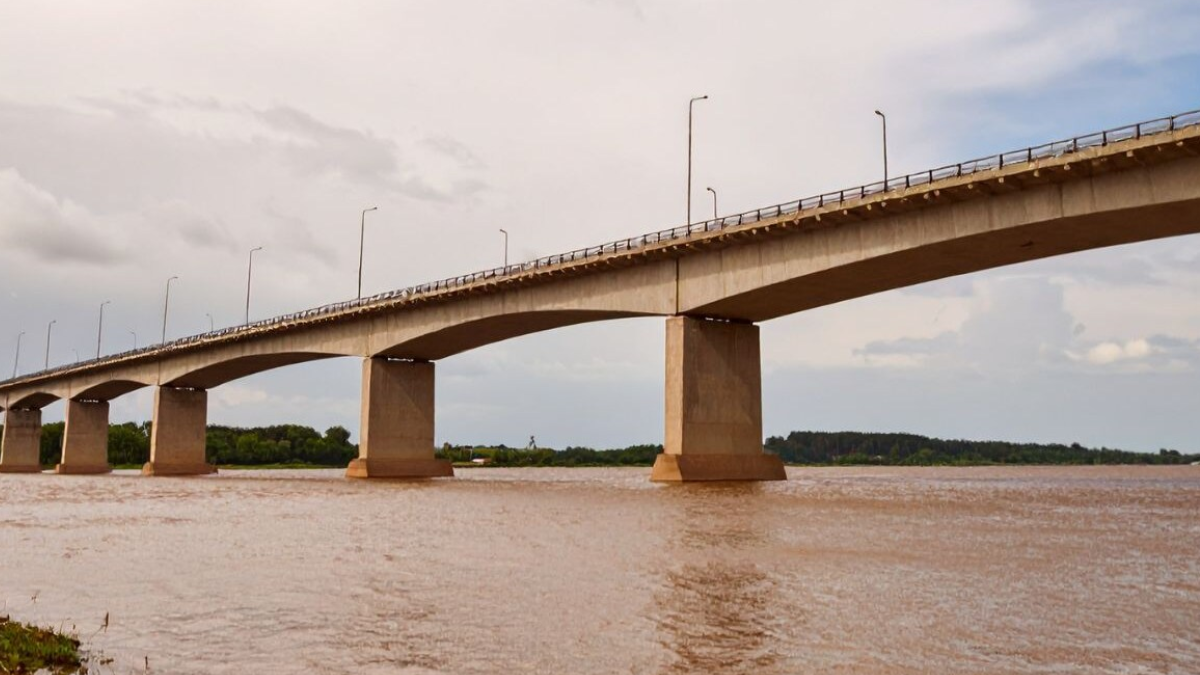 अंबेडकर नगर में उफान पर घाघरा नदी, चेतावनी स्तर के करीब पहुंचा जलस्तर