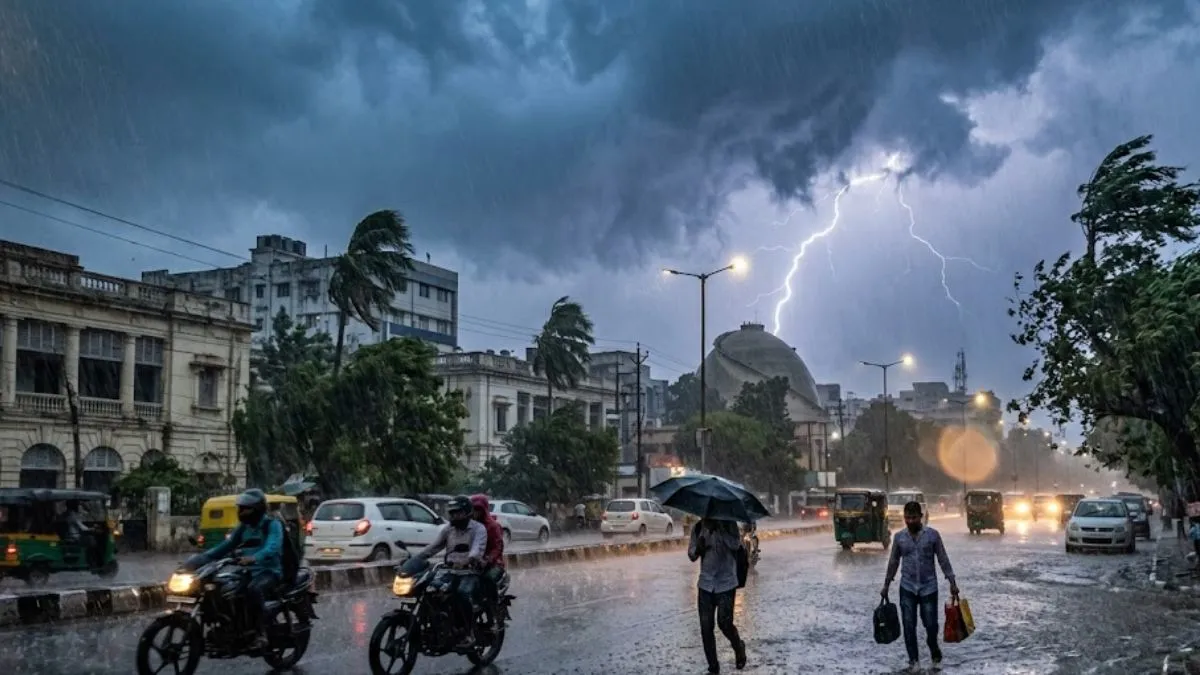 Bihar Weather Update: पटना समेत 14 जिलों में भारी बारिश और बिजली गिरने का अलर्ट, 30-40 KM की रफ्तार से चलेंगी हवाएं