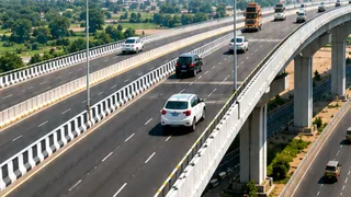 रजनीगंधा अंडरपास के सामने से शुरू होकर सेक्टर-60 तक बनने वाली एलिवेटेड रोड की डीपीआर प्रक्रिया शुरू हो गई है। एआई इमेज