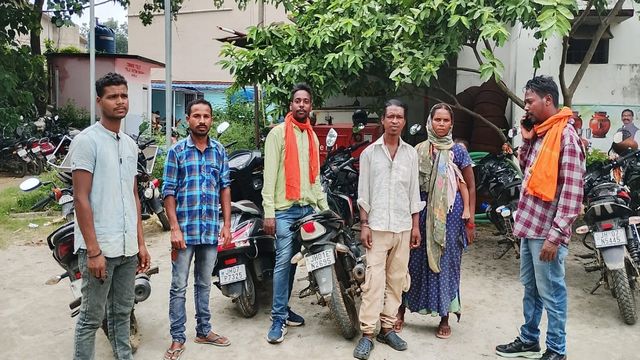रात में शराब पीने निकला, सुबह सड़क पर संदेहास्पद स्थिति में मिला शव; गुमला में सात बच्चों के सिर से उठा पिता का साया
