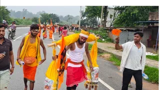 51 लीटर जल लेकर निकले विराट