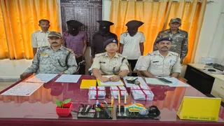तीन आरोपित गिरफ्तार, बरवाडीह से चोरी गई ट्रैक्टर बरामद।
