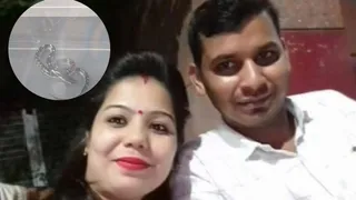हत्यारोपित पत्नी संग अतुल का फाइल फोटो। इंसेट में सांप।