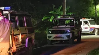 मामले की जांच करती पुलिस